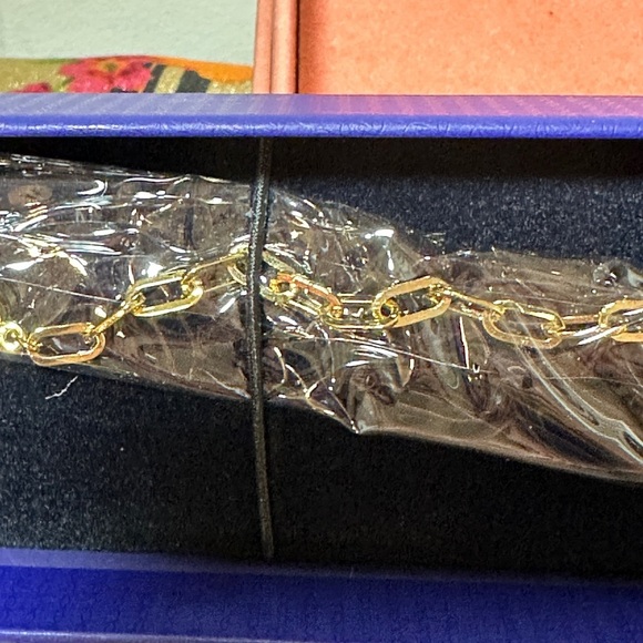 NWT - NIB Swarovski Bracelet. - Picture 3 of 7